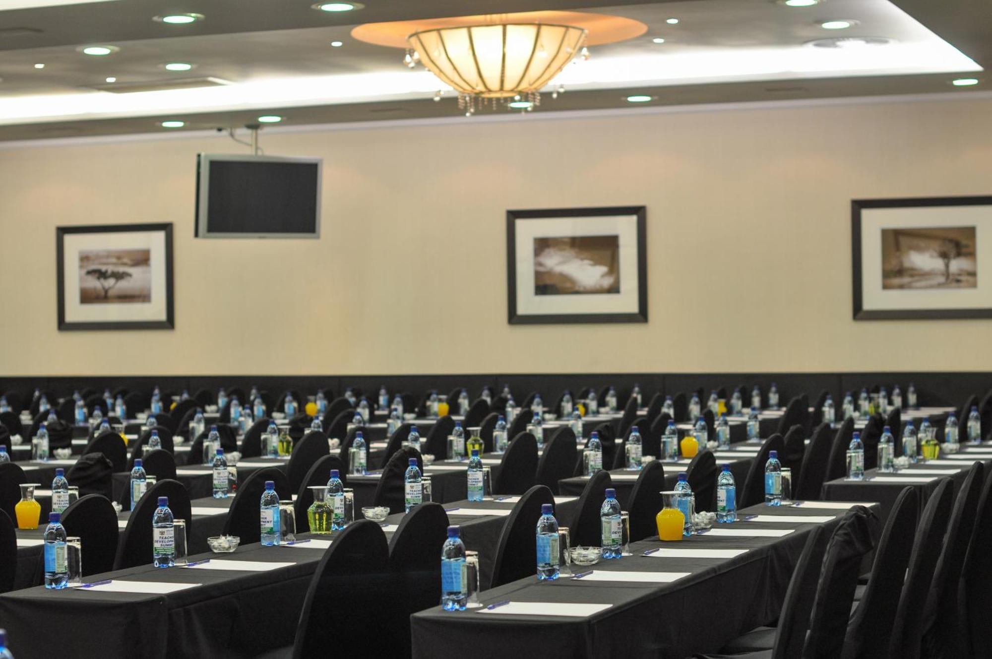 Safari Hotel & Convention Centre Rustenburg Exteriér fotografie